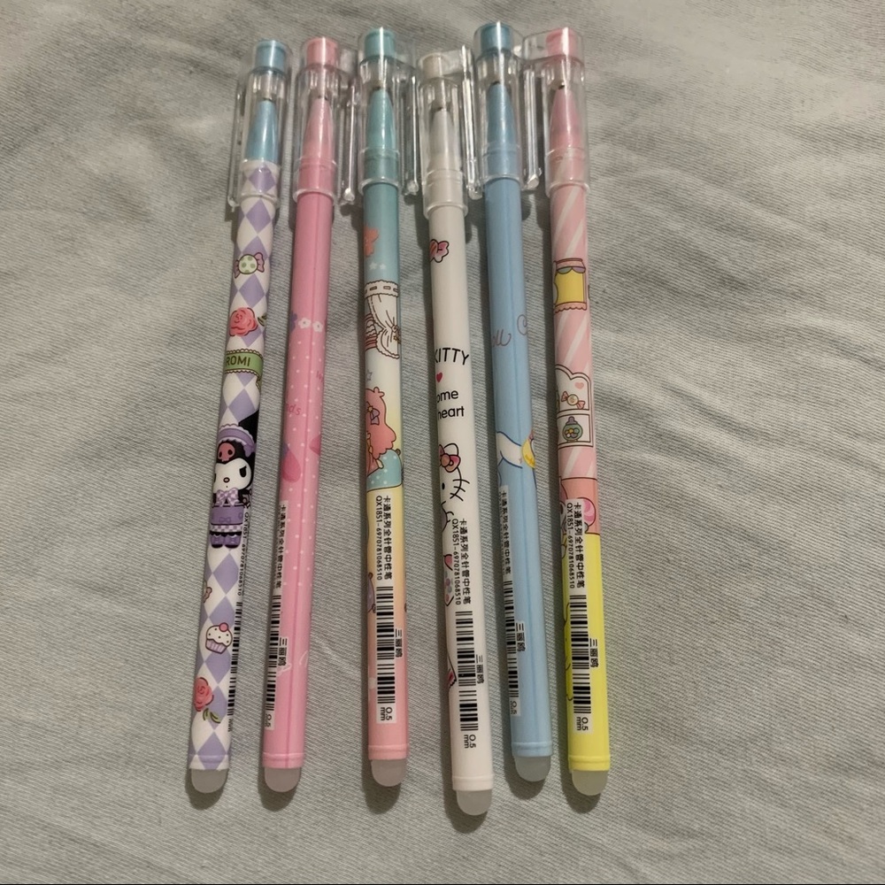 Set of 12 Sanrio Black Ink Pens in a Plastic Carrying Case - Picture 5 of 14
